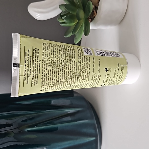 Body Shop CBD cleansing mask - Picture 2 of 2